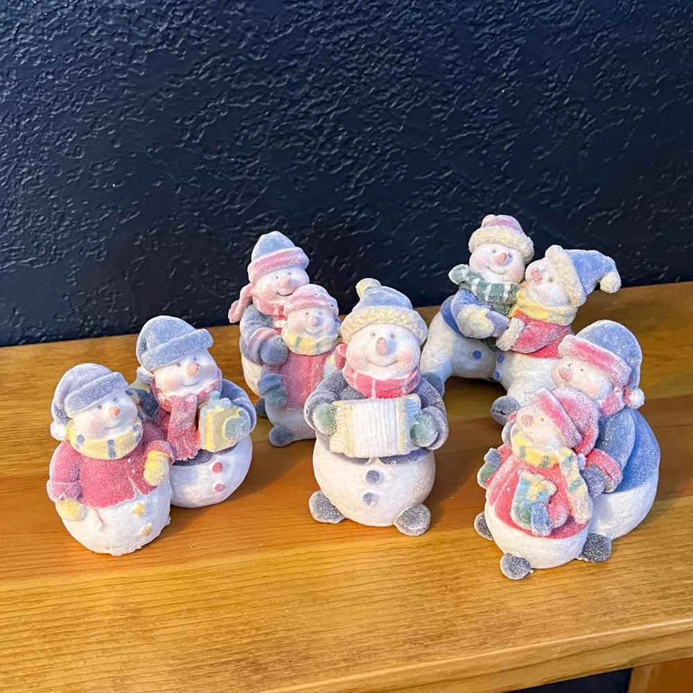Set of Snowmen,3”T, pastel blue @ pink